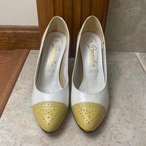 Size 7.5 white and yellow heel